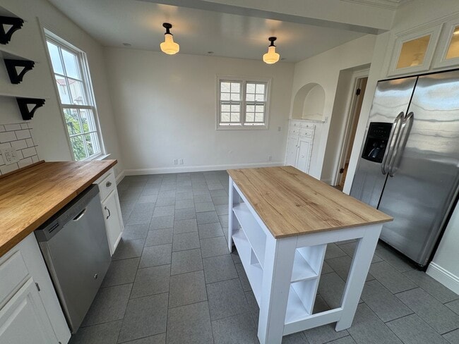 Building Photo - Bright & Spacious 4BD/3BA Home in Merced M...
