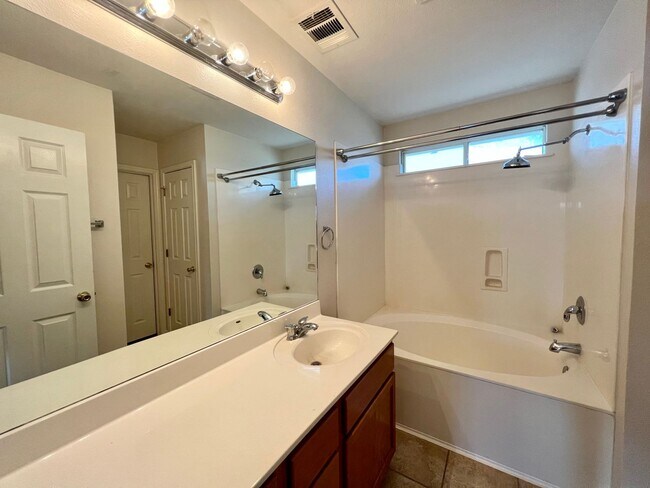 Building Photo - 3-Bedroom Home Near Loop 1604 with Fenced Yard & Two-Car Garage!