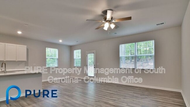 Building Photo - 105 Cart Way