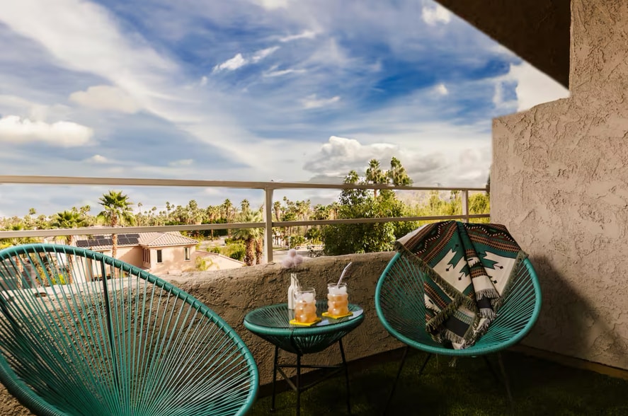 Building Photo - 467 S Calle El Segundo