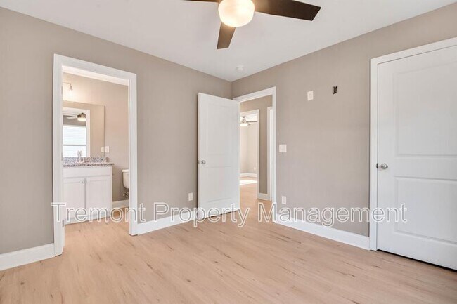 Building Photo - 2419 13th Ave