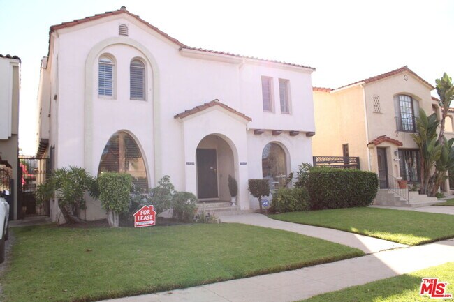 Building Photo - 1020 Hi Point St