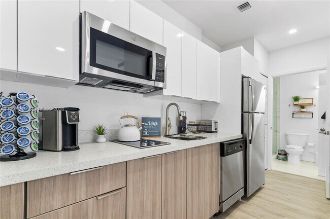 Building Photo - 136 NW 26th St