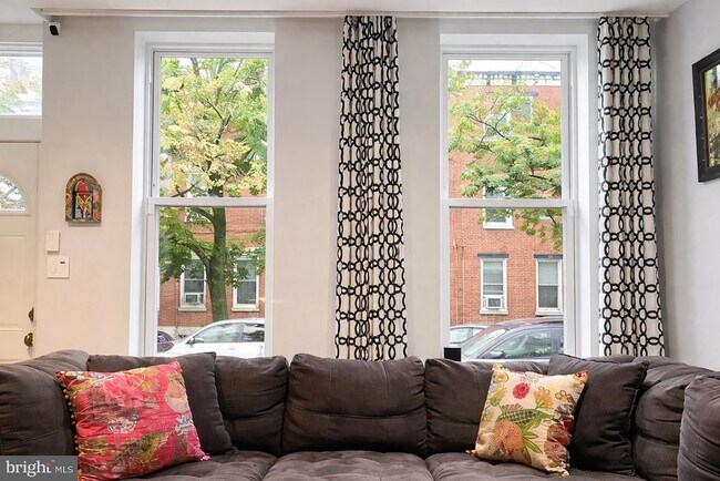 Building Photo - 2508 Tulip St