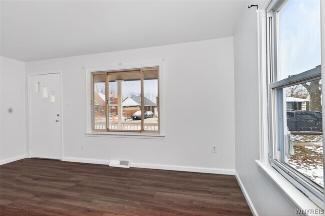 Building Photo - 3028 Welch Ave