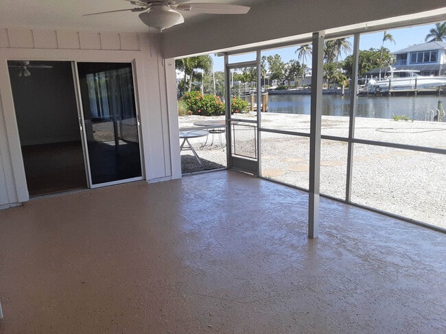 Building Photo - 1666 Sabal Palm Dr
