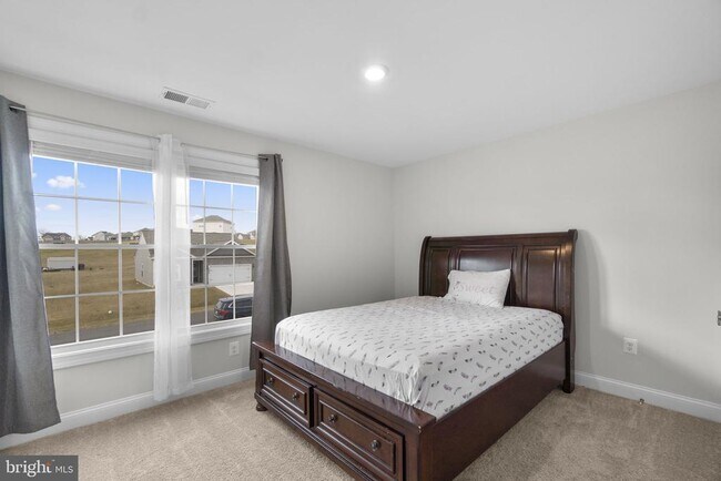 Building Photo - 10005 Maids Fancy Way