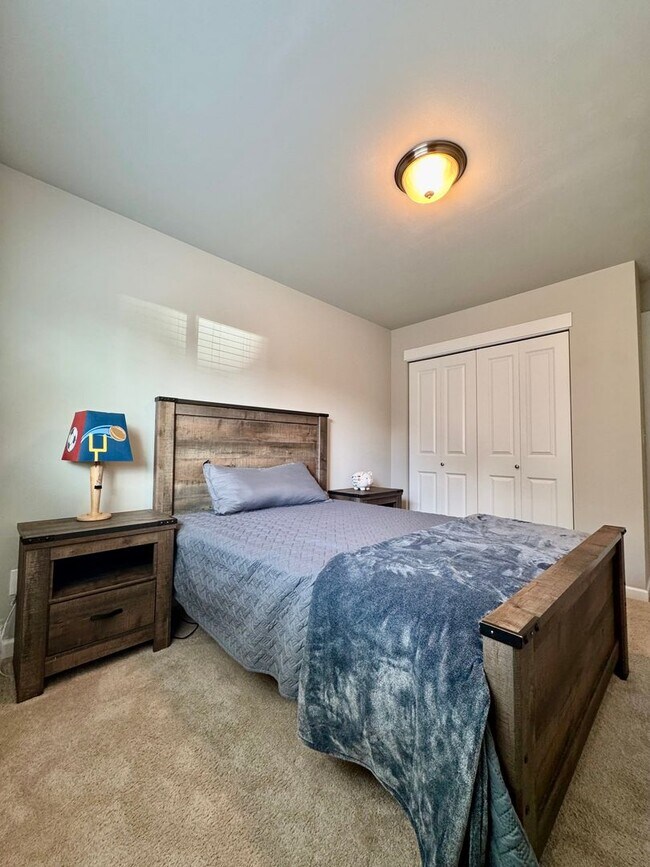 Building Photo - 4 Bedroom Home in Family friendly Cul-de-sac in Maple Valley