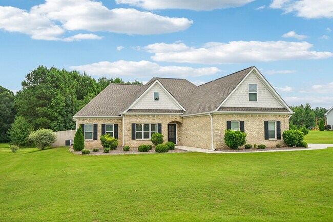 Building Photo - 1121 Birchwood Dr