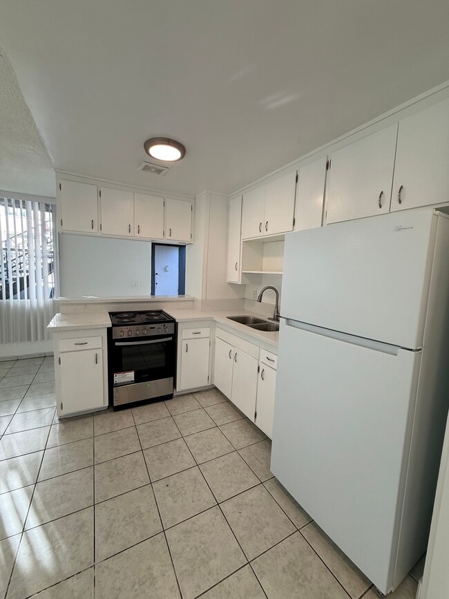 Building Photo - Spacious 1 Bedroom 1 Bath in the City of Norwalk, CA. Won't Last Long!
