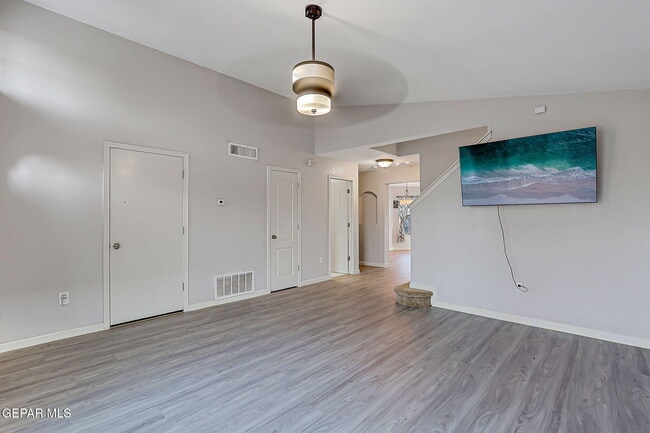 Building Photo - 14270 Gil Reyes Dr
