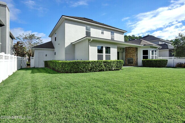 Building Photo - 1637 Fenton Ave