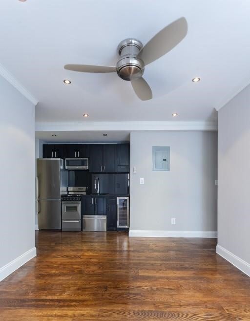 Building Photo - 343 E 8th St