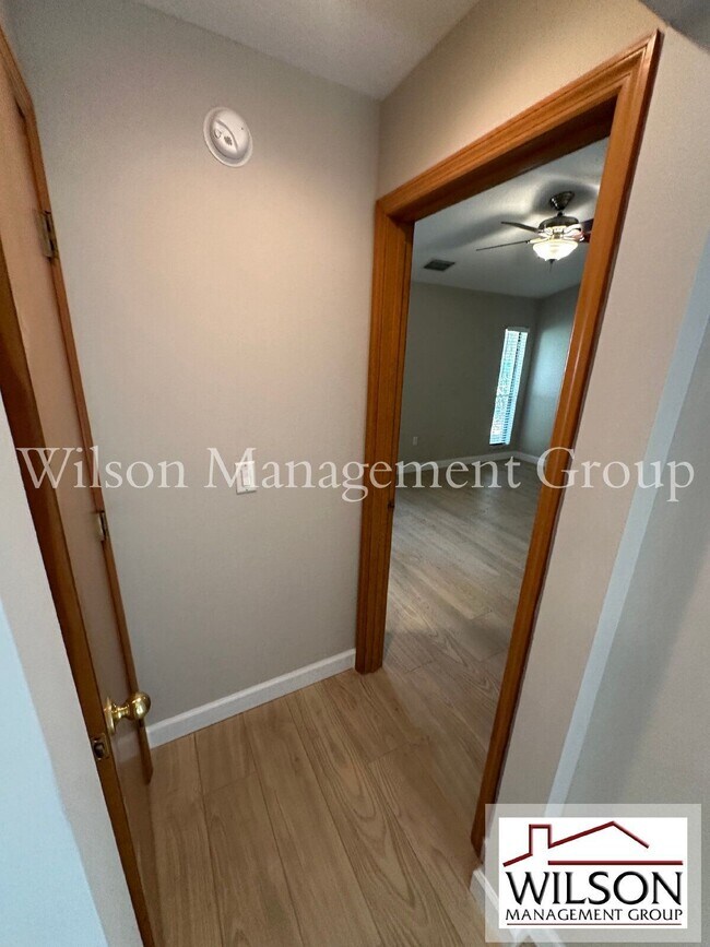 Building Photo - 840 Maraval Ct