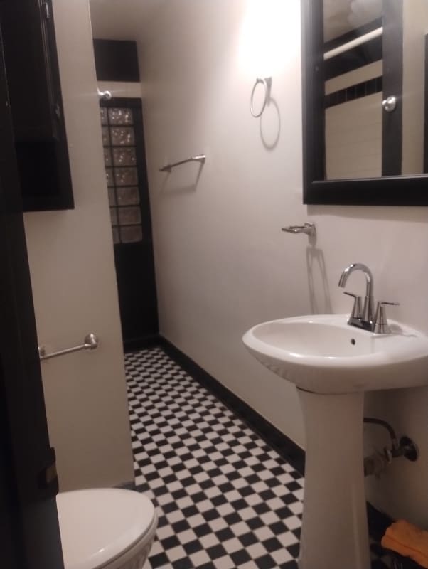 Building Photo - 1942 W Division St