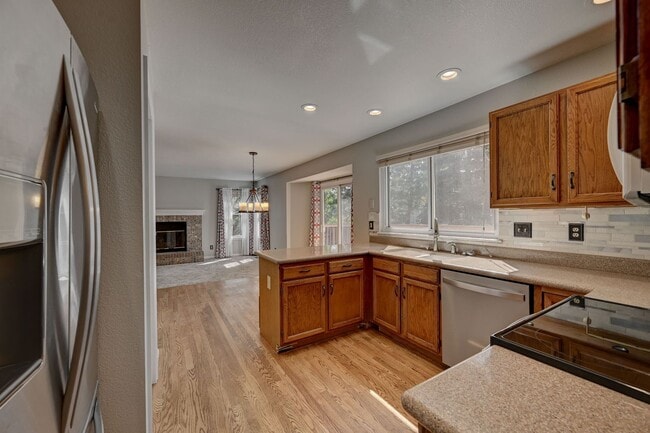 Building Photo - 1625 Flint Ct