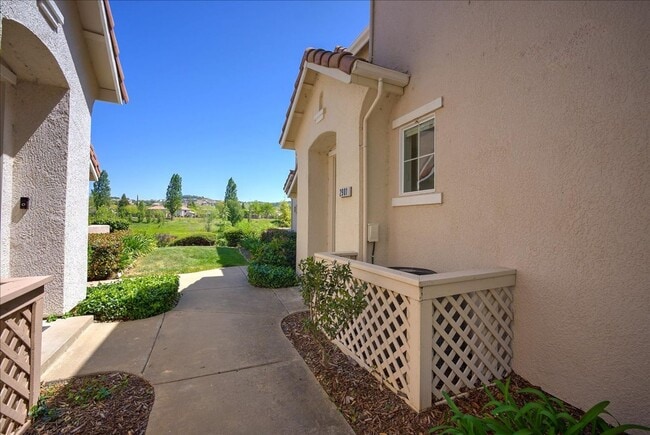 Building Photo - Upgraded 2BD/2BA Condo Near Empire Ranch G...