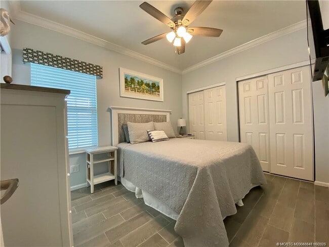 Building Photo - 142 NE Coastal Dr