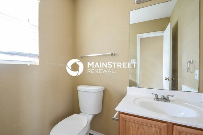 Building Photo - 3 Bedroom Pet-Friendly Home in San Antonio, TX with Main Street Renewal