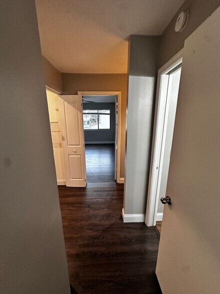 Building Photo - 5082 Ernst Ct