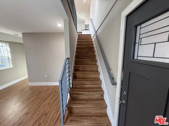 Building Photo - 2303 1/2 Hauser Blvd