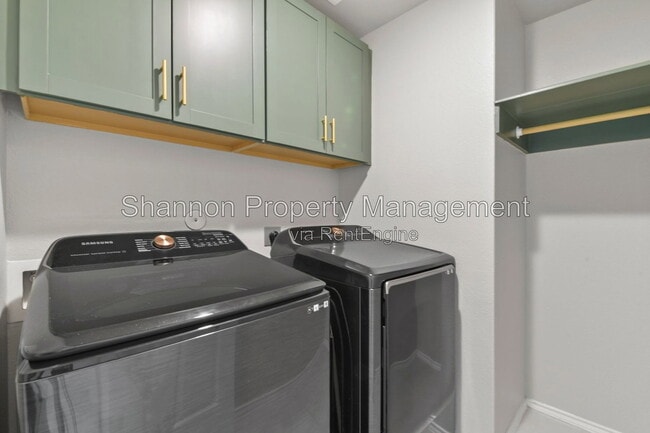 Building Photo - 4033 Starbright St