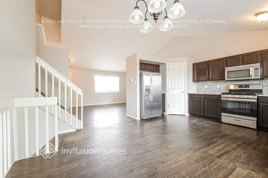 Building Photo - 13544 N Pecos St