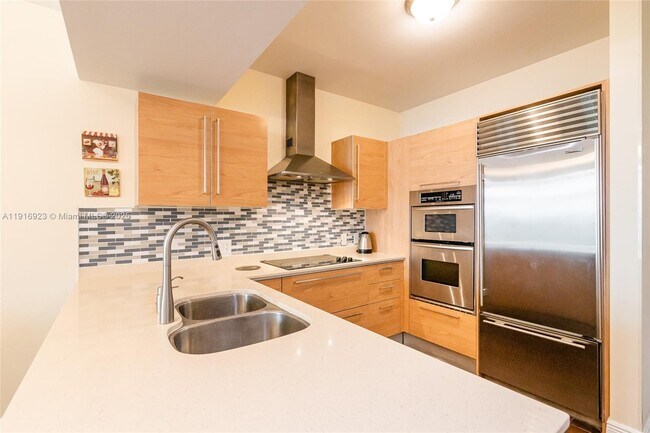 Building Photo - 218 SE 14th St