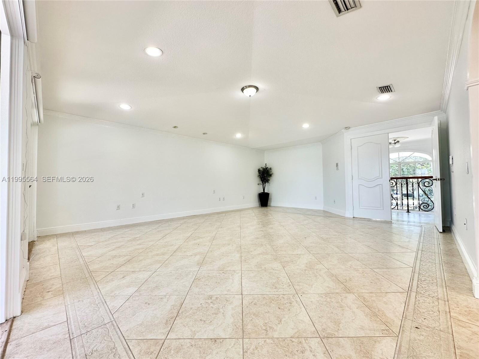 Building Photo - 5023 NW 94th Doral Pl