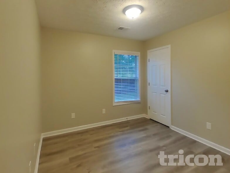Building Photo - 212 Dorchester Dr