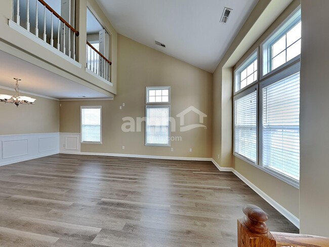 Building Photo - 1309 Fairmont St