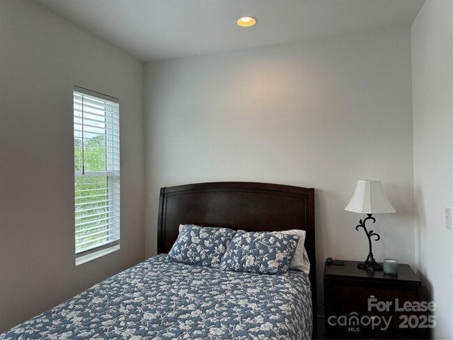 Building Photo - 2009 Hamorton Pl