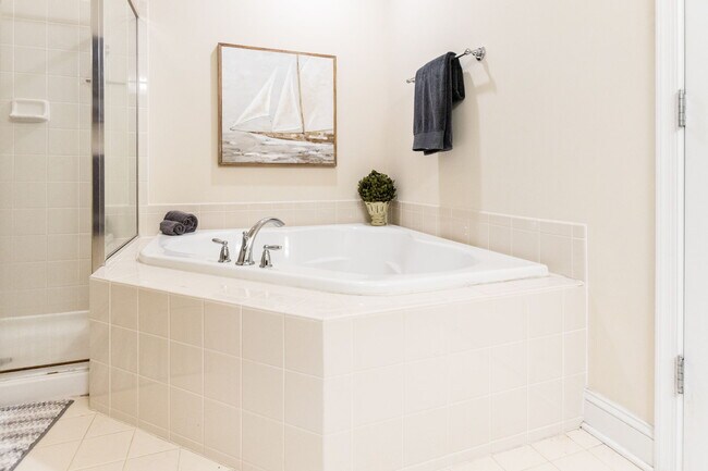 Building Photo - 20657 Sibbald Sq