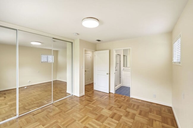 Building Photo - Thoughtfully Updated 3 Bed, 2 Bath Home Close to Rinconada Park, Lucie Stern Community Center, an...