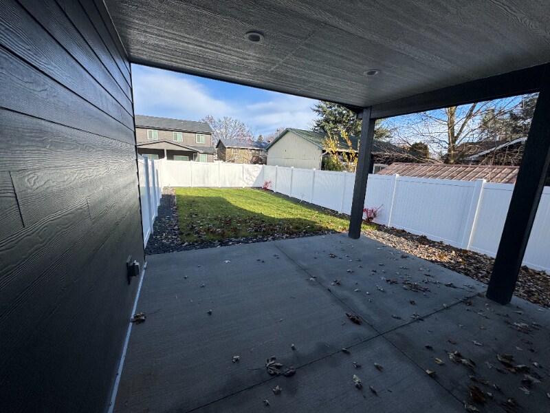 Building Photo - 3921 E 27th Ave