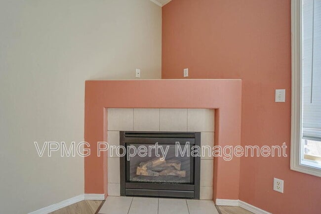 Building Photo - 8907 NE 84th St