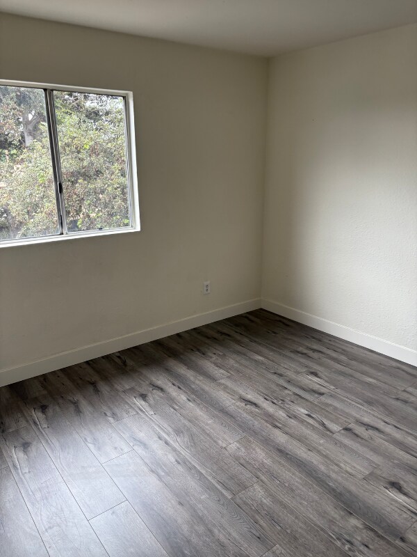 Building Photo - 9605 S Avalon Blvd