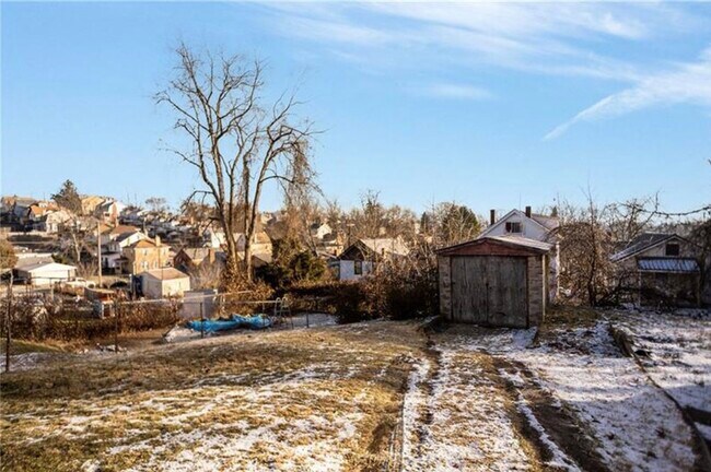 Building Photo - 2315 Los Angeles Ave