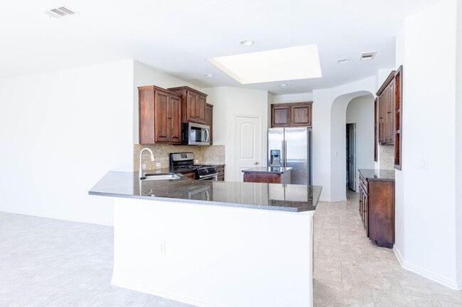 Building Photo - 4 Bedroom 2 Bathroom Ready to rent April 1st, 2026