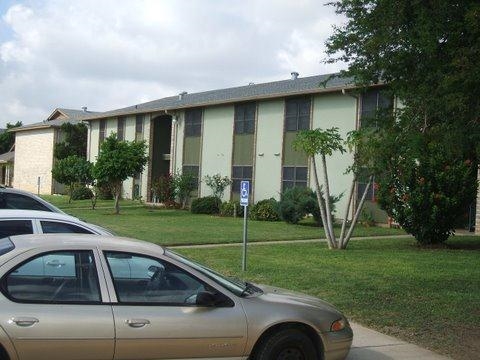 Primary Photo - Laredo Manor Apartments