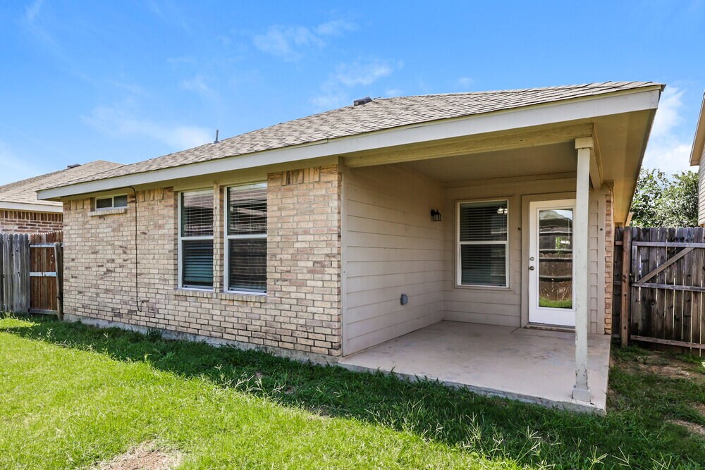 Building Photo - 4736 Cedar Springs Dr