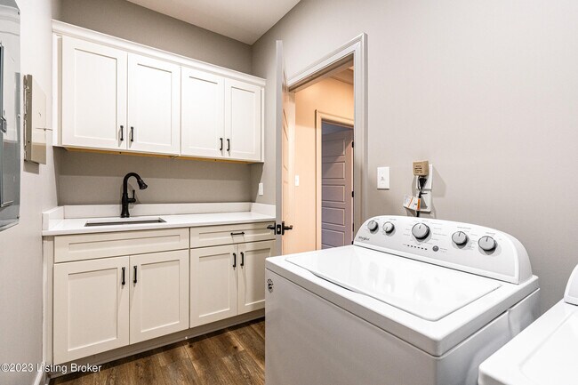 Building Photo - 10506 Meeting St