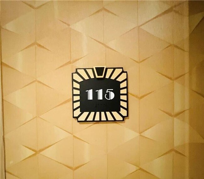 Building Photo - SPACIOUS BOTTOM FLOOR 2 BEDROOM IN THE GATED MANHATTAN CONDOS