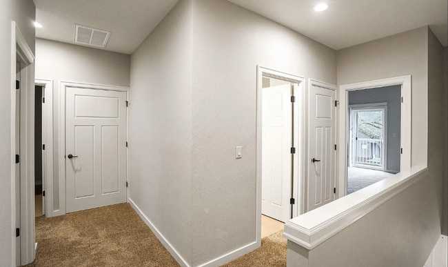 Building Photo - Beautiful and Spacious Single Family Condo...