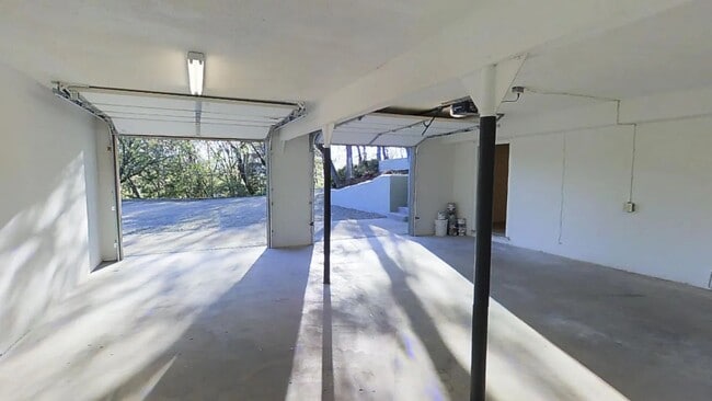 Building Photo - Relaxing Oasis