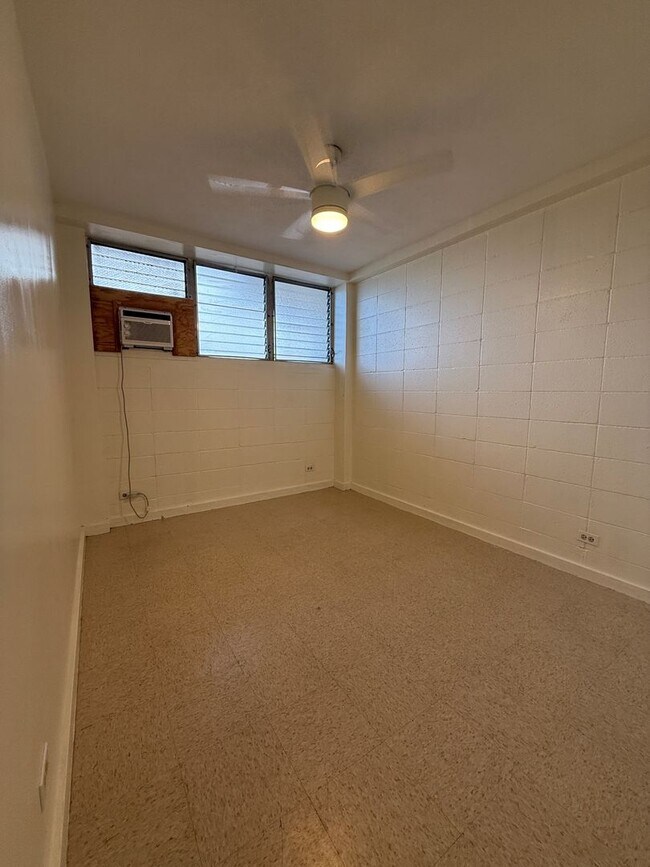 Building Photo - 1808 Liliha St