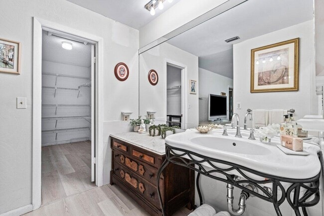 Building Photo - 5944 Forest Grove Dr