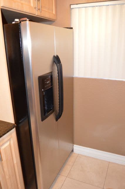 Building Photo - Meridian TOP FLOOR Luxury Condo with Strip...