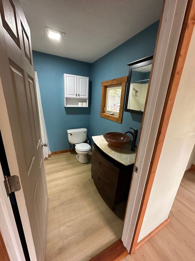 Building Photo - 2-bedroom 1 bath House