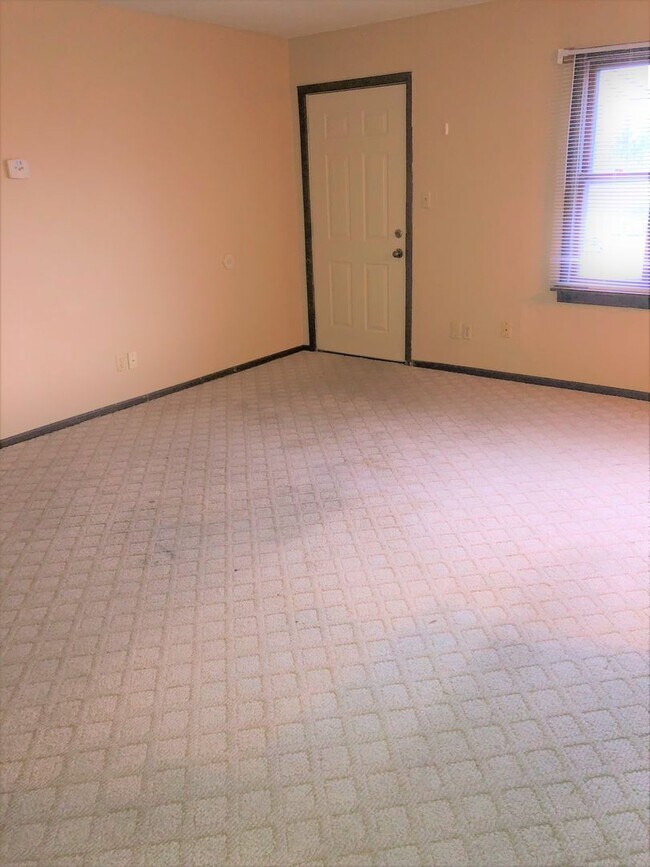 Interior Photo - 230 Harrison